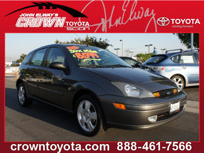 ford focus 2003 gray hatchback zx5 gasoline 4 cylinders front wheel drive 5 speed manual 91761