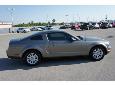 ford mustang 2005 dk  gray coupe v6 deluxe gasoline 6 cylinders rear wheel drive 5 speed manual 77388