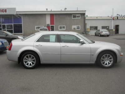 chrysler 300 2006 silver sedan c gasoline 8 cylinders rear wheel drive shiftable automatic 99212