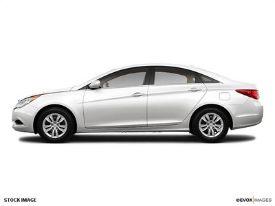 hyundai sonata 2011 white sedan gasoline 4 cylinders front wheel drive automatic 45324