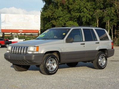 jeep grand cherokee 1998 silver suv laredo gasoline 6 cylinders 4 wheel drive 4 speed automatic 27569