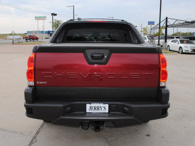chevrolet avalanche 2005 red lt flex fuel 8 cylinders rear wheel drive automatic 76087