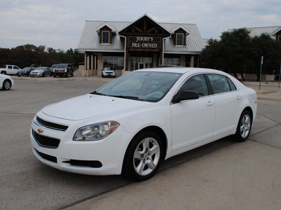 chevrolet malibu 2011 white sedan gasoline 4 cylinders front wheel drive automatic 76087