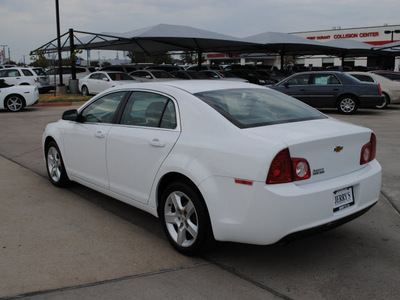 chevrolet malibu 2011 white sedan gasoline 4 cylinders front wheel drive automatic 76087