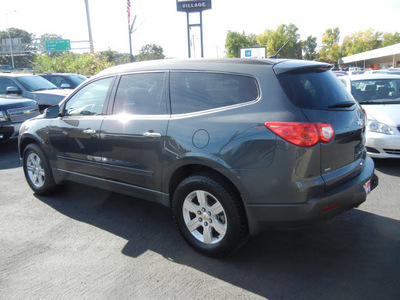 chevrolet traverse 2011 gray suv lt gasoline 6 cylinders all whee drive 6 speed automatic 55391