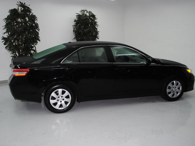 toyota camry 2011 black sedan le gasoline 4 cylinders front wheel drive automatic 91731