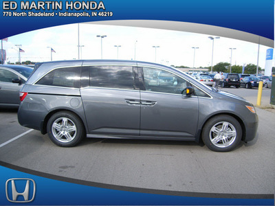 honda odyssey 2012 dk  gray van gasoline 6 cylinders front wheel drive automatic 46219