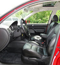 volkswagen jetta 2004 red sedan gls gasoline 4 cylinders front wheel drive 5 speed manual 98226