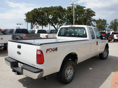 ford f 250 super duty 2012 oxford white fx4 flex fuel 8 cylinders 4 wheel drive shiftable automatic 76205