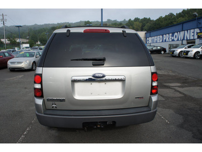 ford explorer 2006 silver suv xlt gasoline 6 cylinders 4 wheel drive 5 speed automatic 07060