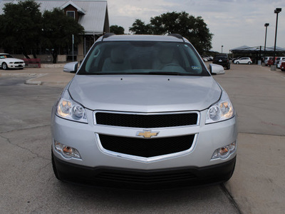 chevrolet traverse 2011 silver lt gasoline 6 cylinders front wheel drive automatic 76087