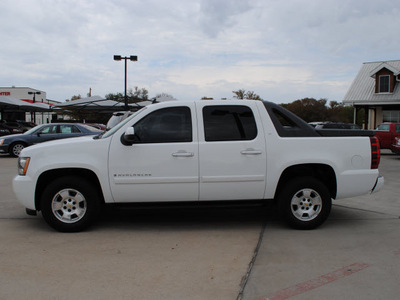 chevrolet avalanche 2007 white suv lt gasoline 8 cylinders rear wheel drive automatic 76087