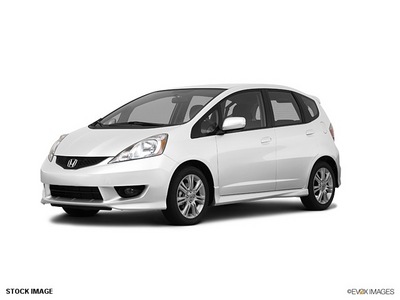 honda fit 2011 white hatchback sport gasoline 4 cylinders front wheel drive shiftable automatic 47129