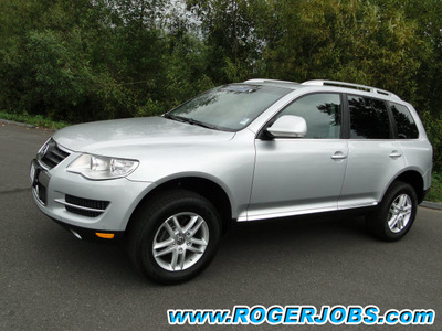 volkswagen touareg 2 2009 silver suv gasoline 6 cylinders all whee drive automatic 98226