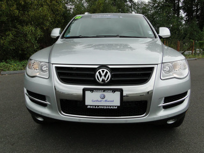 volkswagen touareg 2 2009 silver suv gasoline 6 cylinders all whee drive automatic 98226