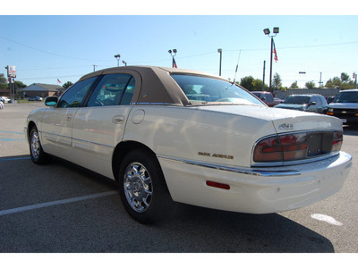 buick park avenue 2004 white sedan park avenue gasoline 6 cylinders front wheel drive automatic 46036