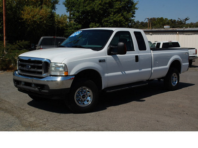 ford f 250 super duty 2004 whtie super cab 4x4 xlt gasoline 8 cylinders 4 wheel drive automatic 95678