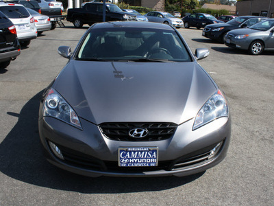 hyundai genesis coupe 2011 gray coupe 3 8l grand touring gasoline 6 cylinders rear wheel drive 6 speed manual 94010
