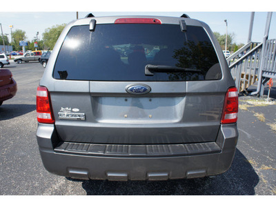 ford escape 2009 gray suv xlt fwd gasoline 6 cylinders front wheel drive automatic 47172