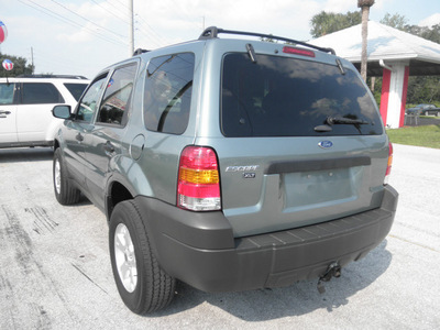 ford escape 2005 green suv xlt gasoline 6 cylinders front wheel drive automatic 32778