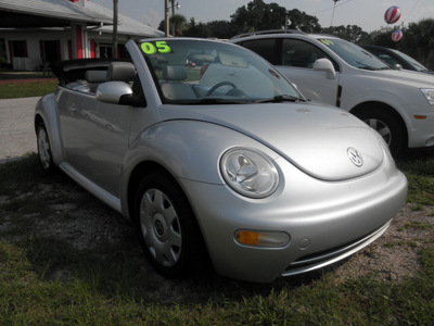 volkswagen new beetle 2005 silver gl gasoline 4 cylinders front wheel drive automatic 32778