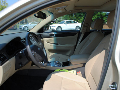 hyundai genesis 2011 beige sedan 4 6l v8 gasoline 8 cylinders rear wheel drive automatic 27616