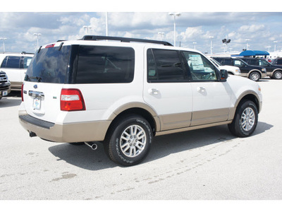 ford expedition 2012 white suv xlt flex fuel 8 cylinders 2 wheel drive 6 speed automatic 77388