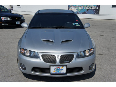 pontiac gto 2006 silver coupe gasoline 8 cylinders rear wheel drive automatic 77388