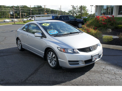honda civic 2009 alabaster silver coupe ex gasoline 4 cylinders front wheel drive 5 speed automatic 07724