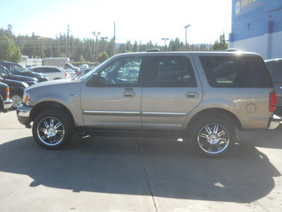 ford expedition 2002 tan suv xlt gasoline 8 cylinders 4 wheel drive 4 speed automatic 99212