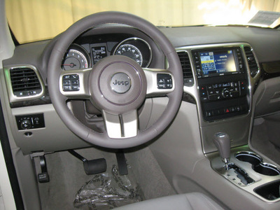 jeep grand cherokee 2012 white suv laredo x gasoline 6 cylinders 4 wheel drive automatic 44883