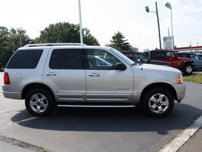 ford explorer 2004 gray suv limited gasoline 8 cylinders 4 wheel drive automatic with overdrive 07730