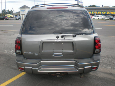 chevrolet trailblazer 2005 gray suv gasoline 6 cylinders 4 wheel drive automatic 13502