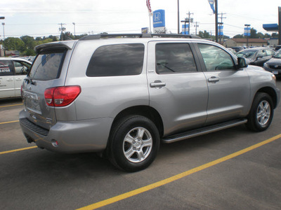 toyota sequoia 2010 gray suv sr5 gasoline 8 cylinders 4 wheel drive automatic 13502