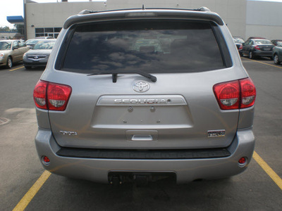 toyota sequoia 2010 gray suv sr5 gasoline 8 cylinders 4 wheel drive automatic 13502