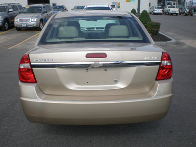 chevrolet malibu 2005 tan sedan ls gasoline 6 cylinders front wheel drive automatic 13502