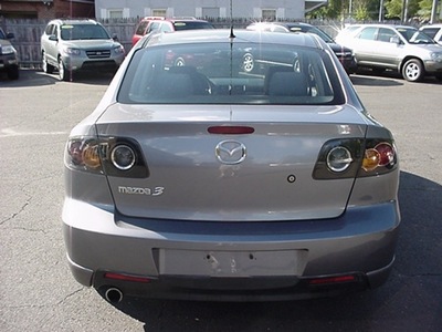 mazda mazda3 2004 gray sedan s gasoline 4 cylinders front wheel drive 06019