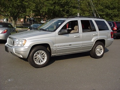 jeep grand cherokee 2004 silver suv limited gasoline 8 cylinders 4 wheel drive automatic 06019
