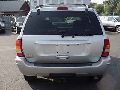 jeep grand cherokee 2004 silver suv limited gasoline 8 cylinders 4 wheel drive automatic 06019