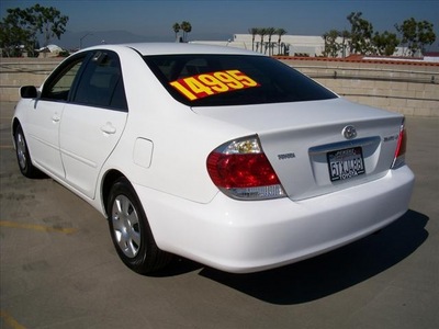 toyota camry 2006 white sedan le gasoline 4 cylinders front wheel drive automatic 90241