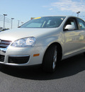 volkswagen jetta 2010 gold sedan limited edition pzev gasoline 5 cylinders front wheel drive automatic 46410