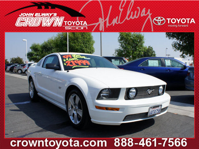 ford mustang 2007 white coupe gt gasoline 8 cylinders rear wheel drive 91761