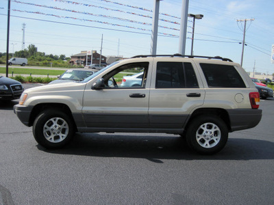 jeep grand cherokee 2000 off white suv laredo gasoline 6 cylinders 4 wheel drive automatic with overdrive 46410