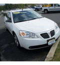 pontiac g6 2009 white sedan gasoline 4 cylinders front wheel drive automatic with overdrive 08902