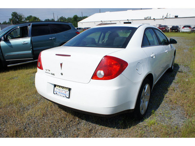 pontiac g6 2005 white sedan gt gasoline 6 cylinders front wheel drive automatic with overdrive 08902