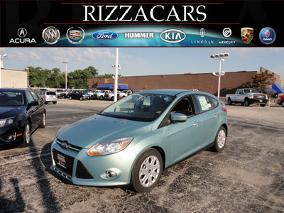 ford focus 2012 lt  blue hatchback se gasoline 4 cylinders front wheel drive automatic with overdrive 60546