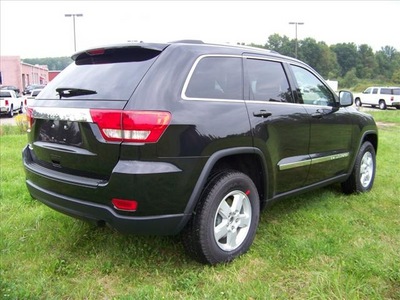 jeep grand cherokee 2012 black suv gasoline 6 cylinders 4 wheel drive not specified 44024
