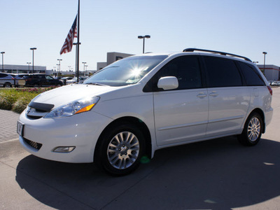toyota sienna 2010 white van xle gasoline 6 cylinders front wheel drive automatic 76018