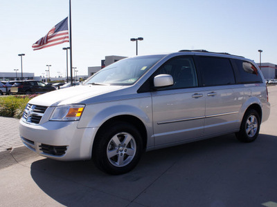 dodge grand caravan 2010 silver van sxt gasoline 6 cylinders front wheel drive automatic 76018