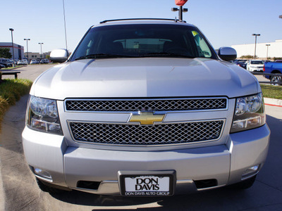 chevrolet avalanche 2011 silver suv z71 flex fuel 8 cylinders 4 wheel drive automatic 76018